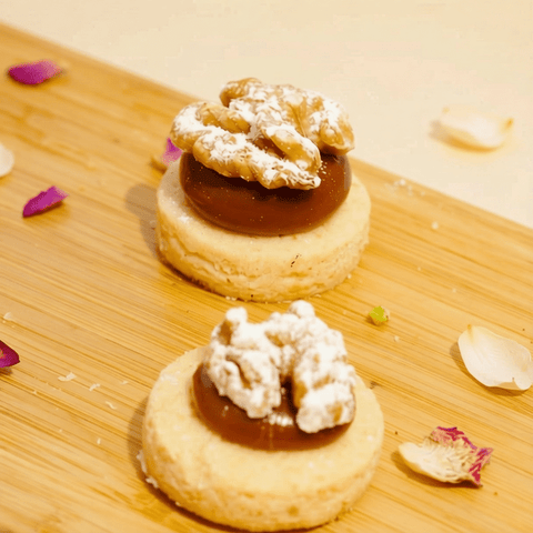 Caramel Ghraiba Plate
