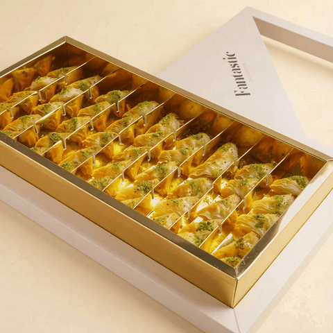 Deluxe Warbat Plate with Cream & Pistachios