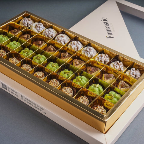 Gourmet Ghraiba Box - Pistachio, Pecans, and Walnut Mix