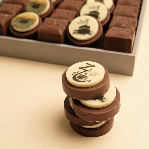 Hajj Wooden Tray with Assorted Chocolates