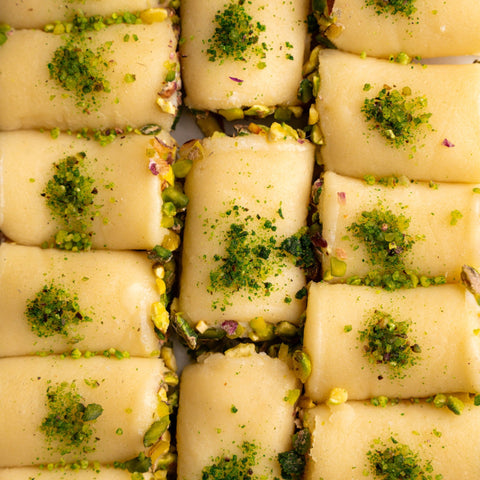 Halawat El Jibn with arabic Cream and Pistachio