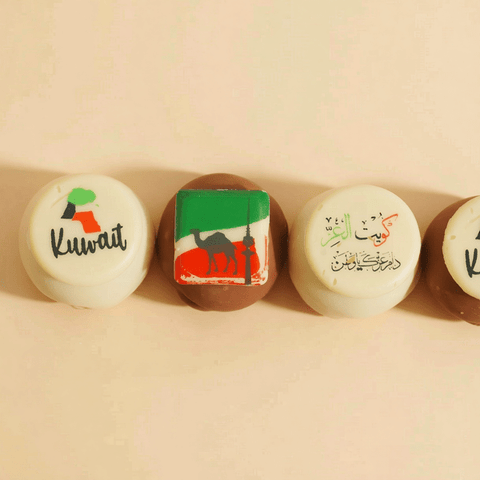 Kuwait Flag Cake Pop Box - 36 Pieces, Crispy Chocolate and Vanilla Cakes