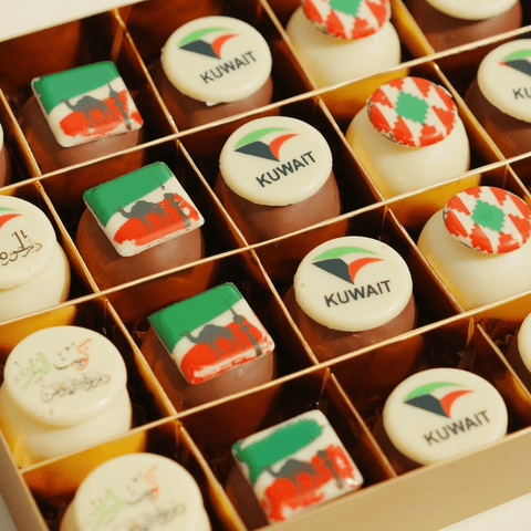 Kuwait Flag Cake Pop Box - 36 Pieces, Crispy Chocolate and Vanilla Cakes