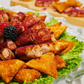 Samosa & Musakhan Plate